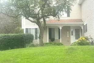 523 Lowell Dr, South Elgin, IL 60177 - Photo 1