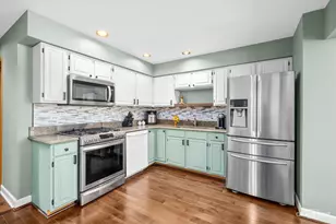 8316 Woodland Dr, Darien, IL 60561 - Photo 8