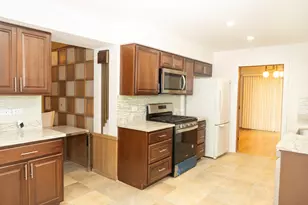 10025 Bronx Ave, Skokie, IL 60077 - Photo 12