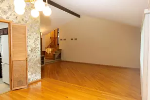 10025 Bronx Ave, Skokie, IL 60077 - Photo 10