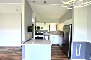 1285 Bamburg Ct, Hanover Park, IL 60133 - Photo 10