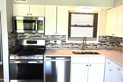 1285 Bamburg Court #D, Hanover Park, IL 60133 - Photo 6