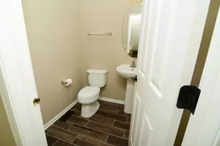 1484 Cambria Dr, Dekalb, IL 60115 - Photo 24