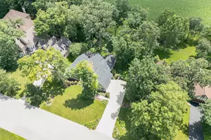 1912 Whispering Oaks Ln, Sugar Grove, IL 60554 - Photo 4