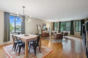 110 S Dunton Ave, Arlington Heights, IL 60005 - Photo 2