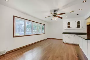 10056 S Talman Ave, Chicago, IL 60655 - Photo 4