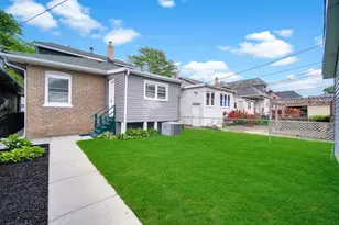 9420 S St Lawrence Ave, Chicago, IL 60619 - Photo 32