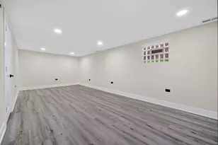 9420 S St Lawrence Ave, Chicago, IL 60619 - Photo 24