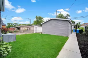 9420 S St Lawrence Ave, Chicago, IL 60619 - Photo 30