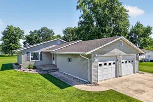 38 Irene St, Streator, IL 61364 - Photo 2