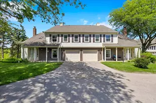 2684 College Hill Cir, Schaumburg, IL 60173 - Photo 2