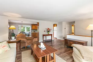 101 S Cedarcrest Dr, Schaumburg, IL 60193 - Photo 6