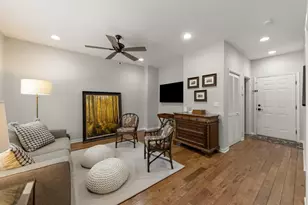 231 N West St, Wheaton, IL 60187 - Photo 2