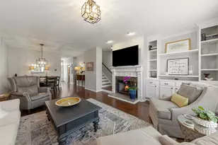 231 N West St, Wheaton, IL 60187 - Photo 12