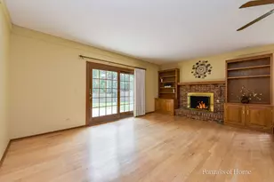 674 Honeysuckle Dr, Naperville, IL 60540 - Photo 8