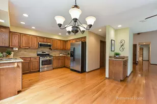 674 Honeysuckle Dr, Naperville, IL 60540 - Photo 10