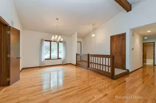 674 Honeysuckle Dr, Naperville, IL 60540 - Photo 4