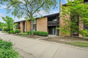 6109 Knoll Wood Rd, Willowbrook, IL 60527 - Photo 1