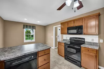 2436 Grey Fox Trail, Bloomington, IL 61705 - Photo 10