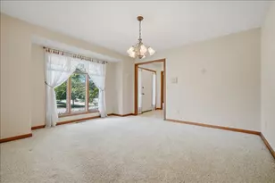 2 Stetson Dr, Bloomington, IL 61701 - Photo 8
