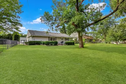 527 Sherwood Drive, Streamwood, IL 60107 - Photo 16