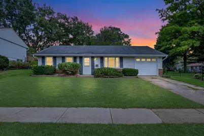 527 Sherwood Drive, Streamwood, IL 60107 - Photo 2