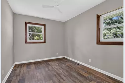 527 Sherwood Drive, Streamwood, IL 60107 - Photo 14