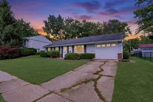 527 Sherwood Dr, Streamwood, IL 60107 - Photo 4