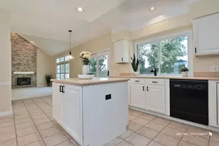 1096 Chesapeake Blvd, Grayslake, IL 60030 - Photo 10