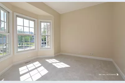 1096 Chesapeake Boulevard, Grayslake, IL 60030 - Photo 4