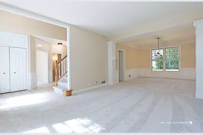 1096 Chesapeake Boulevard, Grayslake, IL 60030 - Photo 6
