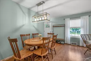 157 S Rosedale Ave, Aurora, IL 60506 - Photo 6