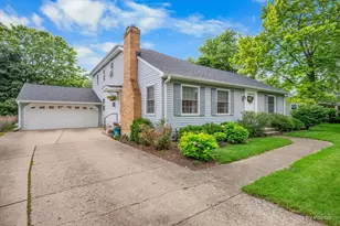 157 S Rosedale Ave, Aurora, IL 60506 - Photo 1