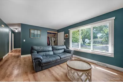1820 Forrest Boulevard, Saint Charles, IL 60174 - Photo 2