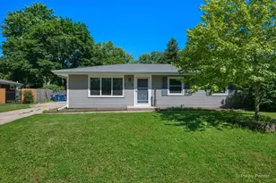1820 Forrest Blvd, Saint Charles, IL 60174 - Photo 1