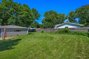 1820 Forrest Blvd, Saint Charles, IL 60174 - Photo 24