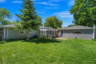 1820 Forrest Blvd, Saint Charles, IL 60174 - Photo 26