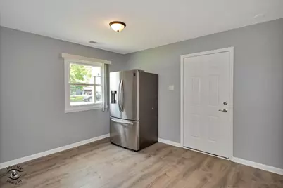 1947 Beacon Boulevard, Chicago Heights, IL 60411 - Photo 10