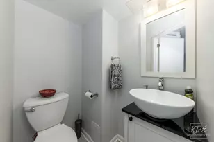 5915 W Roscoe St, Chicago, IL 60634 - Photo 12