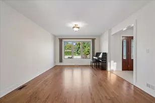 345 W Dempster St, Des Plaines, IL 60016 - Photo 8