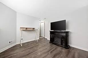 2625 Woodmere Dr, Darien, IL 60561 - Photo 16