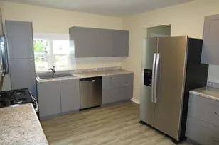 104 Grant St, Harvard, IL 60033 - Photo 4