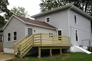104 Grant St, Harvard, IL 60033 - Photo 2