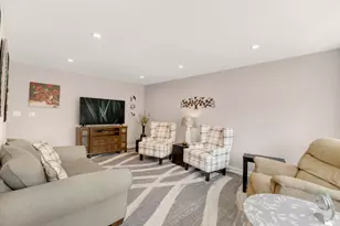 7046 N Franks Ave, Niles, IL 60714 - Photo 2