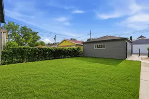 10516 S King Dr, Chicago, IL 60628 - Photo 30