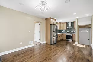 10516 S King Dr, Chicago, IL 60628 - Photo 8