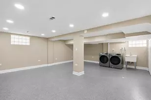 10516 S King Dr, Chicago, IL 60628 - Photo 26