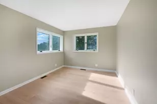 11110 Highland Dr, Naperville, IL 60564 - Photo 18