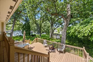 2202 Country Knoll Ln, Elgin, IL 60123 - Photo 30
