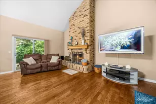 2202 Country Knoll Ln, Elgin, IL 60123 - Photo 10